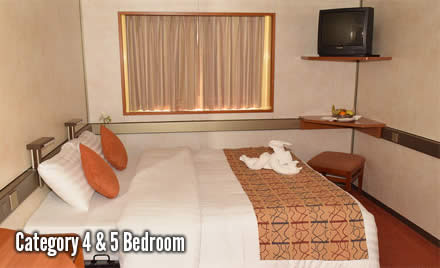 2 night cruise to the Bahamas category 4 and 5 bed room